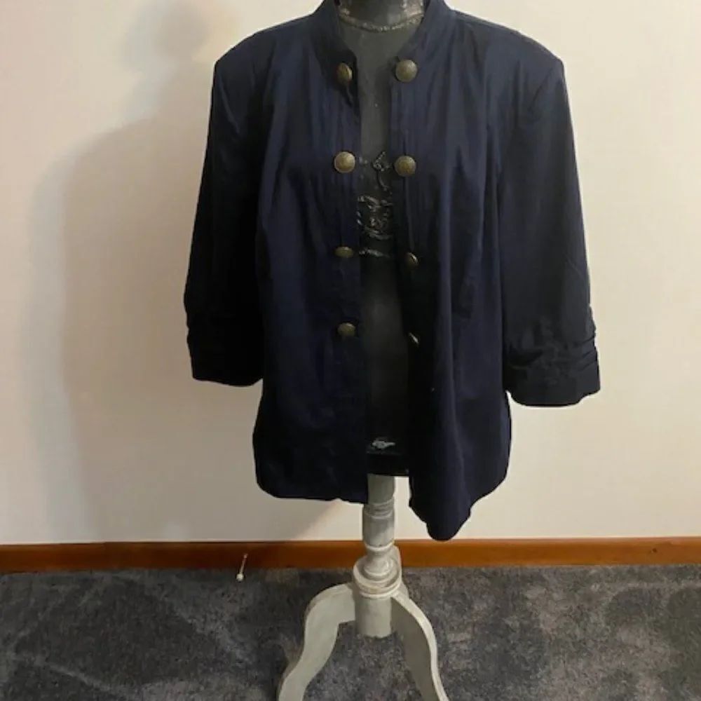 Dressbarn Navy Blue 3/4 sleeveless jacket, size 3X